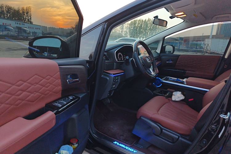 Used Honda Odyssey 2024 2.0L eHEV Sharp & Smart Edition Interior 2