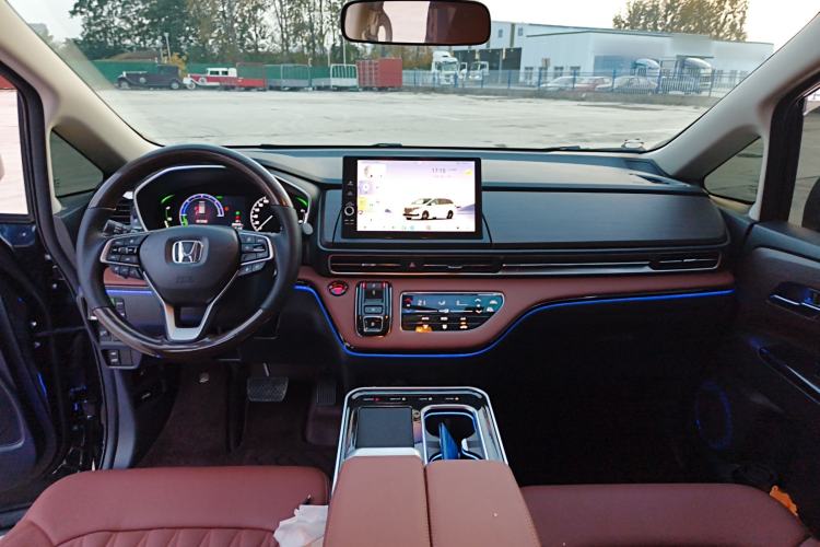 Used Honda Odyssey 2024 2.0L eHEV Sharp & Smart Edition Interior 3