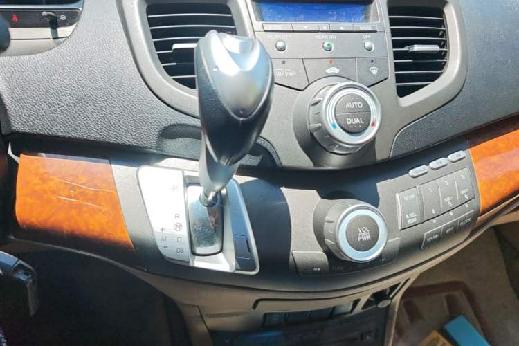 Used Honda Odyssey 2005 2.4L Comfort Edition Gear Lever