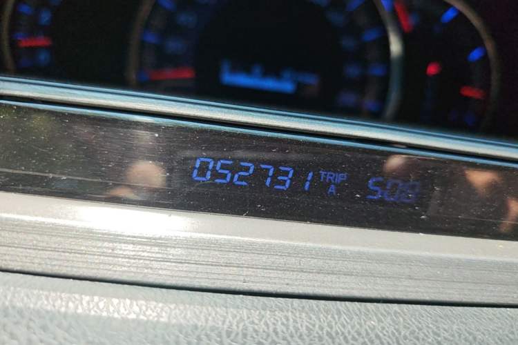 Used Honda Odyssey 2005 2.4L Comfort Edition Odometer Close Up
