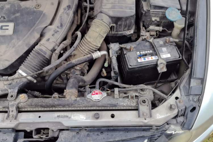Used Honda Odyssey 2005 2.4L Comfort Edition Engine Bay Left
