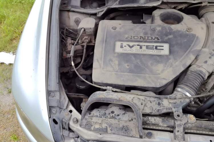 Used Honda Odyssey 2005 2.4L Comfort Edition Engine Bay Right