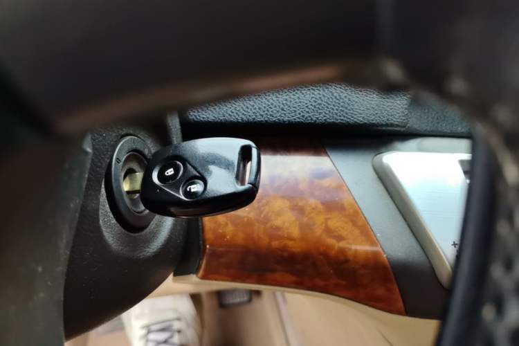 Used Honda Odyssey 2005 2.4L Comfort Edition Vehicle Key