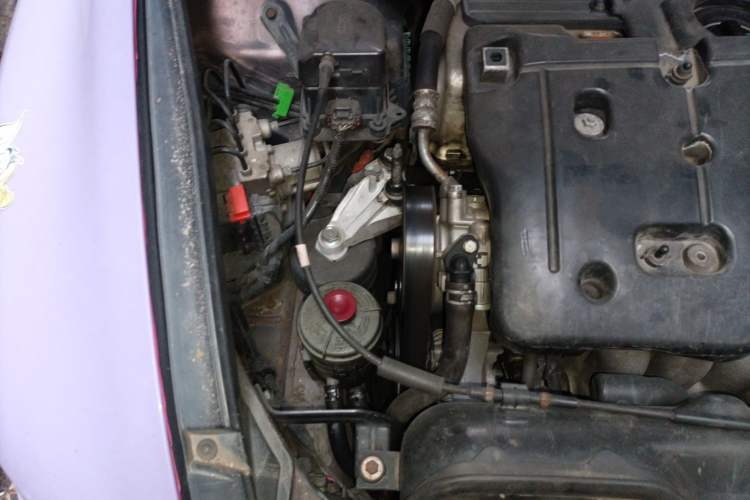 Used Honda Odyssey 2005 2.4L Comfort Edition Engine Bay Right