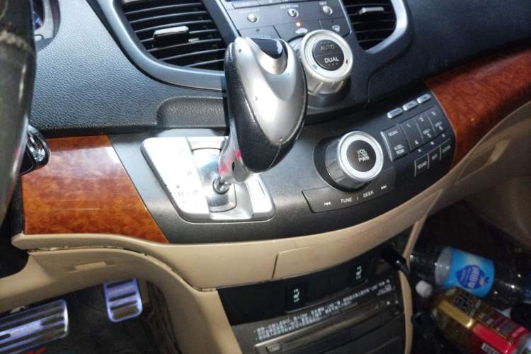 Used Honda Odyssey 2005 2.4L Comfort Edition Gear Lever