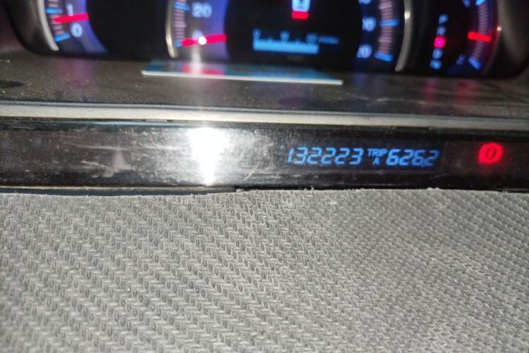 Used Honda Odyssey 2005 2.4L Comfort Edition Odometer Close Up