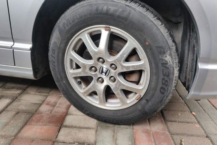 Used Honda Odyssey 2005 2.4L Comfort Edition Right Front Wheel Hub