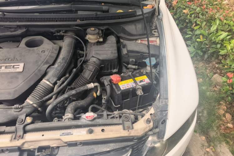 Used Honda Odyssey 2005 2.4L Comfort Edition Engine Bay Left