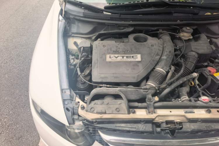 Used Honda Odyssey 2005 2.4L Comfort Edition Engine Bay Right
