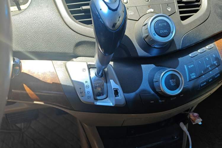 Used Honda Odyssey 2006 2.4L base model Gear Lever