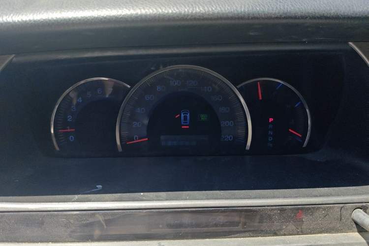 Used Honda Odyssey 2006 2.4L base model Instrument Cluster
