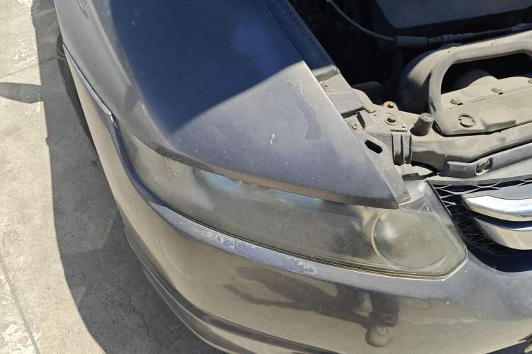 Used Honda Odyssey 2006 2.4L base model Right Front Headlight