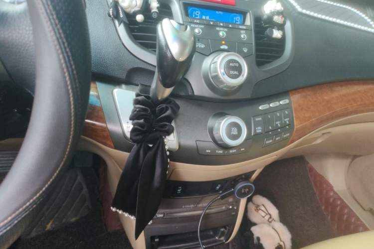 Used Honda Odyssey 2007 2.4L Comfort Edition Gear Lever