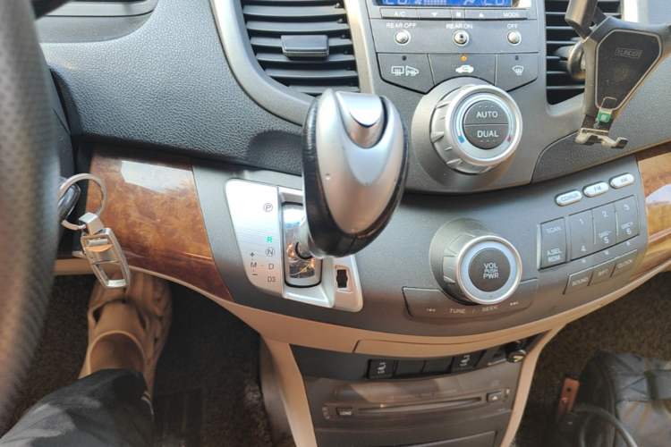 Used Honda Odyssey 2007 2.4L Comfort Edition Gear Lever