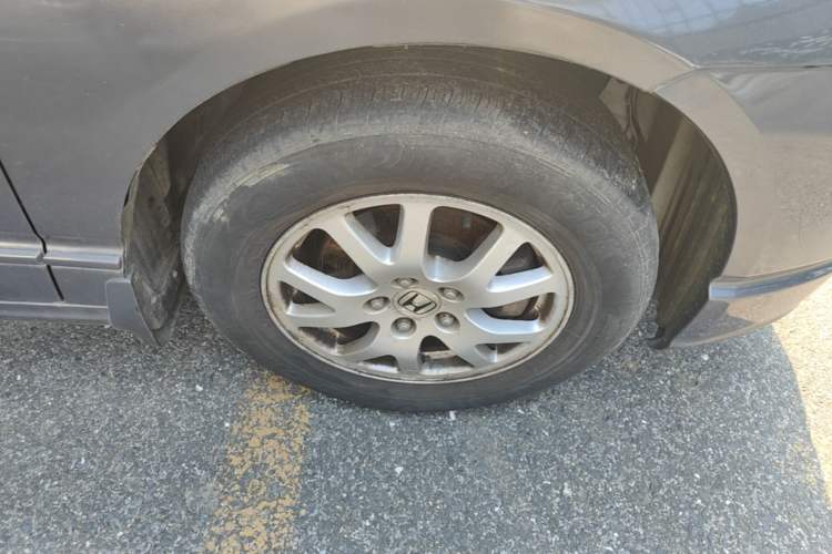 Used Honda Odyssey 2007 2.4L Comfort Edition Right Front Wheel Hub