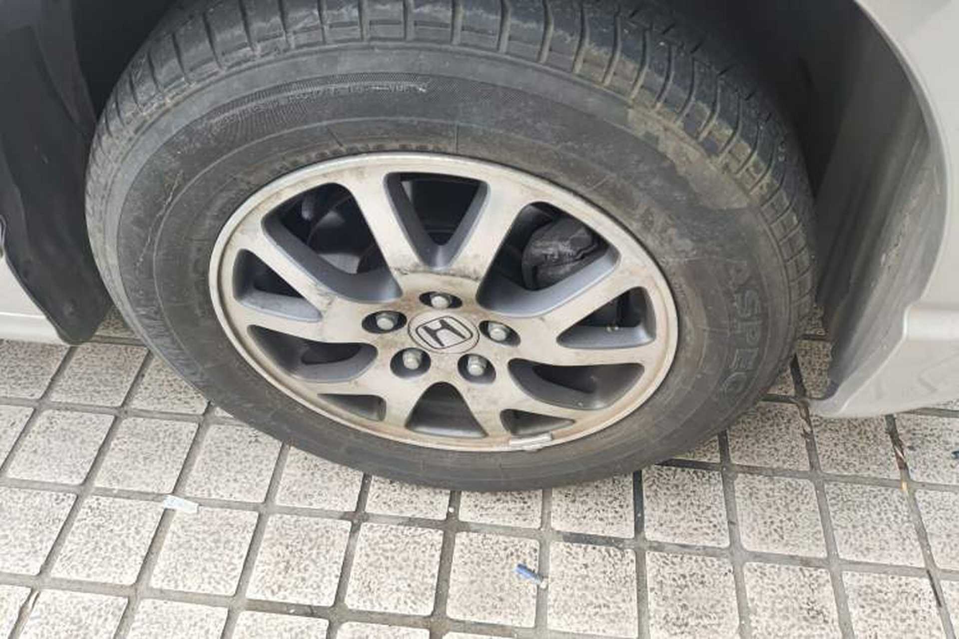 Used Honda Odyssey 2007 2.4L Luxury Edition Right Front Wheel Hub