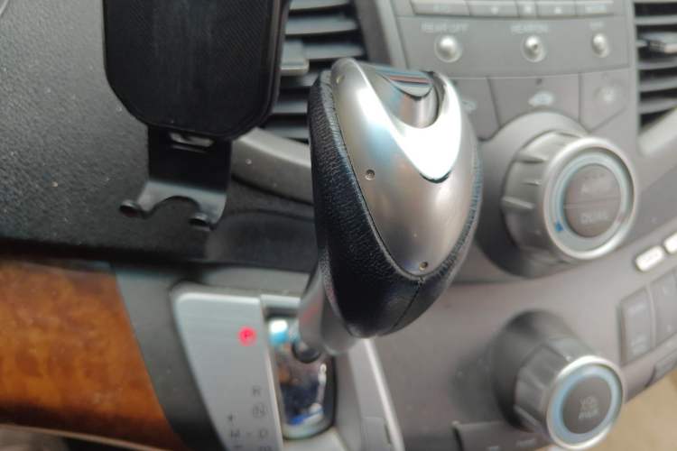 Used Honda Odyssey 2008 2.4L Comfort Edition Gear Lever