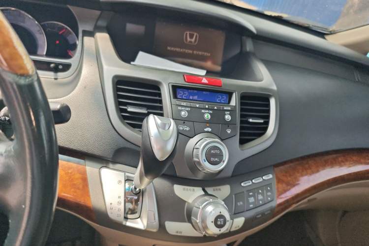 Used Honda Odyssey 2008 2.4L Luxury Edition Audio And AC Panel