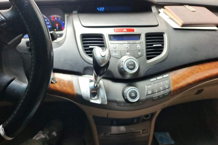 Used Honda Odyssey 2008 2.4L Comfort Edition Audio And AC Panel