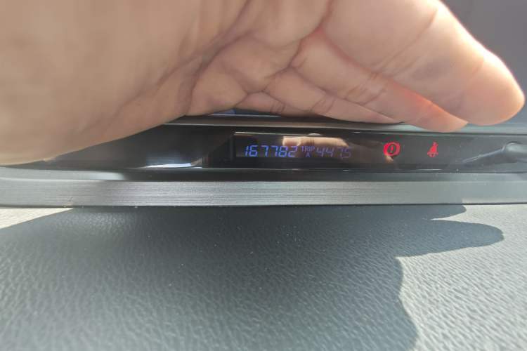 Used Honda Odyssey 2008 2.4L Luxury Edition Odometer Close Up