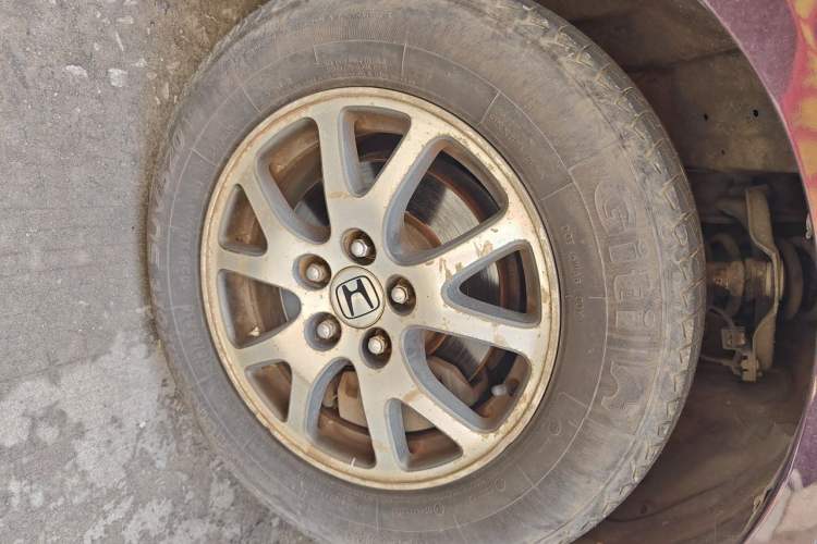 Used Honda Odyssey 2008 2.4L Comfort Edition Right Front Wheel Hub