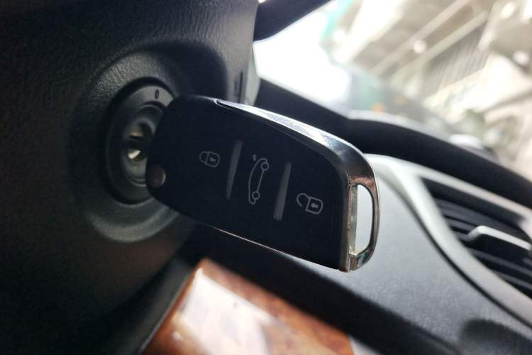 Used Honda Odyssey 2008 2.4L Comfort Edition Vehicle Key