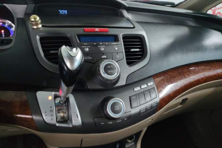Used Honda Odyssey 2008 2.4L Comfort Edition Audio And AC Panel