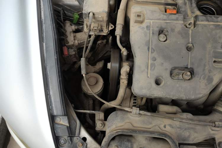 Used Honda Odyssey 2008 2.4L Comfort Edition Engine Bay Right