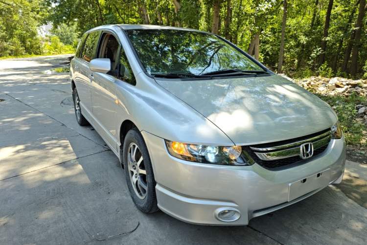 Used Honda Odyssey 2008 2.4L Comfort Edition Front Right 45 Deg
