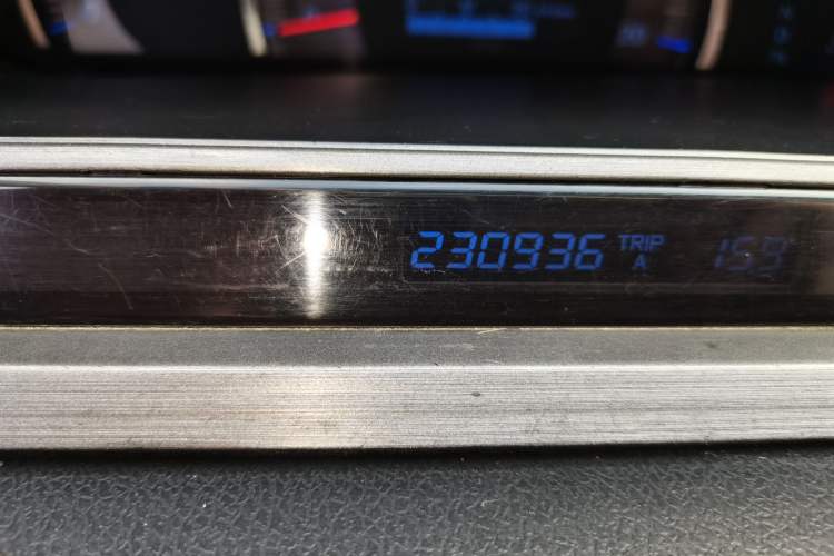 Used Honda Odyssey 2008 2.4L Comfort Edition Odometer Close Up