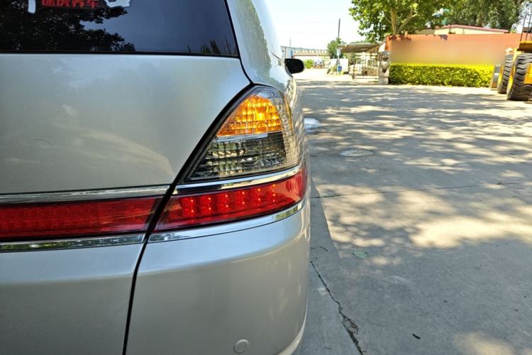 Used Honda Odyssey 2008 2.4L Comfort Edition Right Rear Taillight