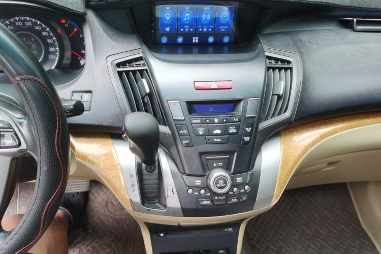 Used Honda Odyssey 2009 2.4L Luxury Edition Audio And AC Panel