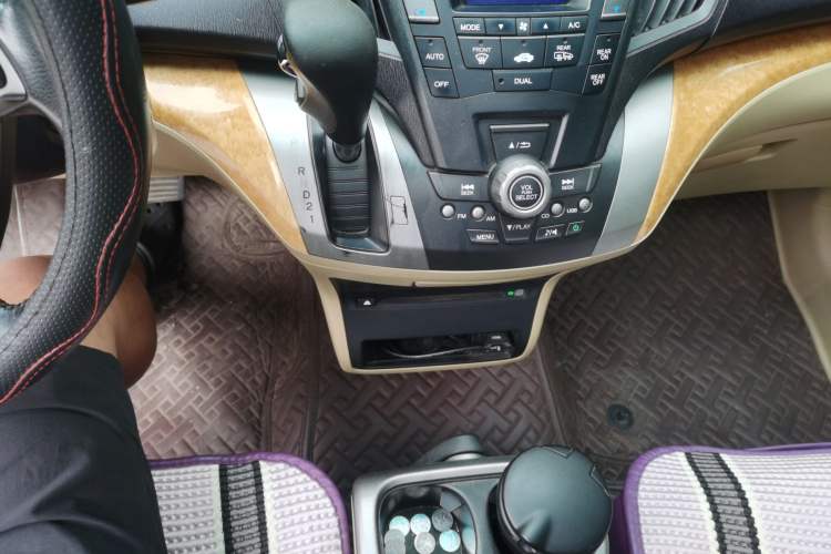 Used Honda Odyssey 2009 2.4L Luxury Edition Gear Lever