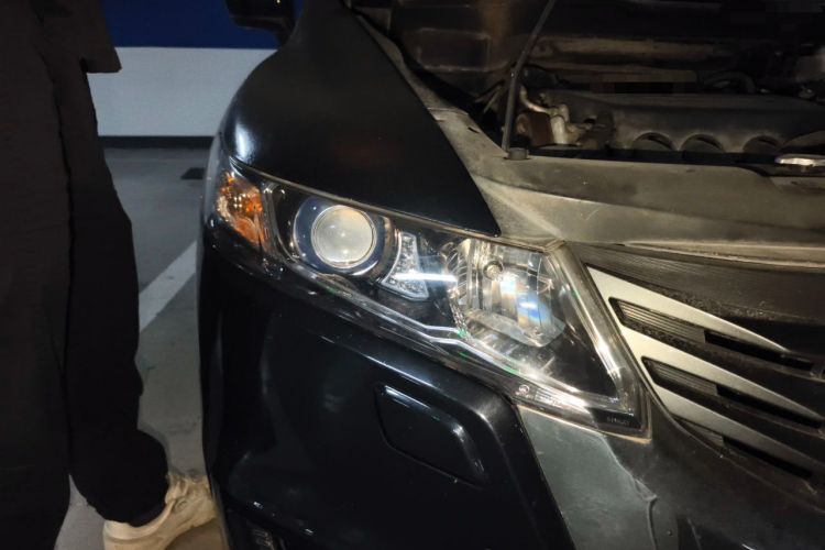 Used Honda Odyssey 2009 2.4L Luxury Edition Right Front Headlight