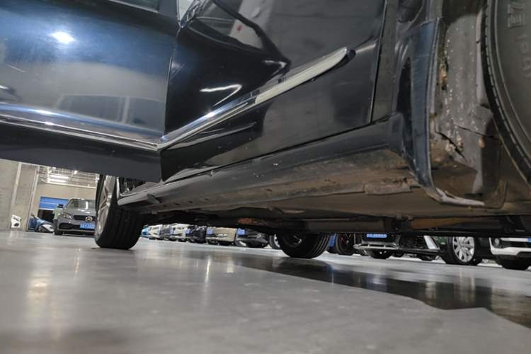 Used Honda Odyssey 2009 2.4L Luxury Edition Right Side Sill