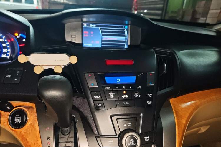 Used Honda Odyssey 2009 2.4L Luxury Edition Audio And AC Panel