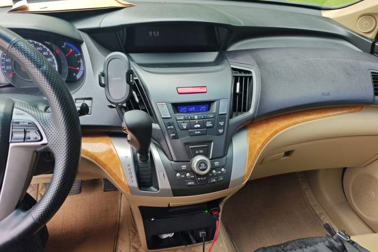 Used Honda Odyssey 2009 2.4L Luxury Edition Audio And AC Panel