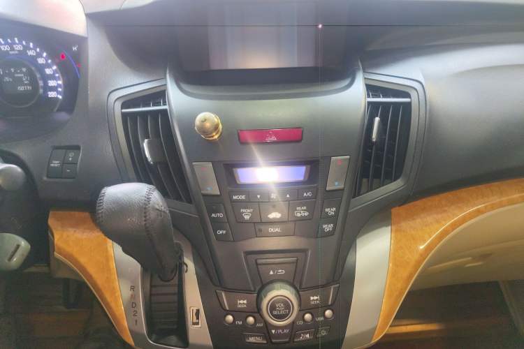 Used Honda Odyssey 2009 2.4L Luxury Edition Audio And AC Panel