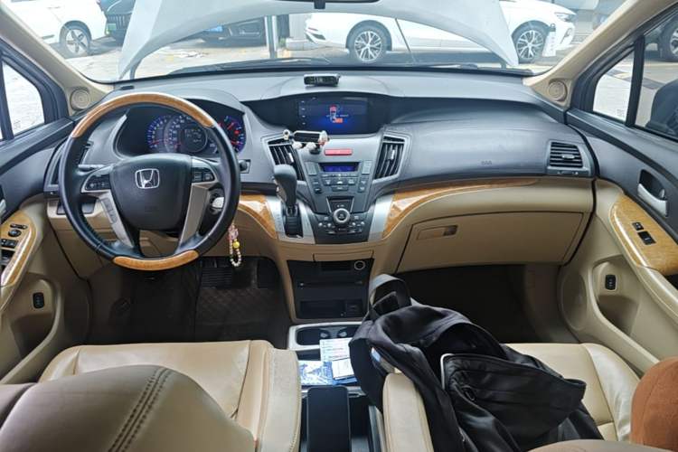 Used Honda Odyssey 2009 2.4L Luxury Edition Center Console