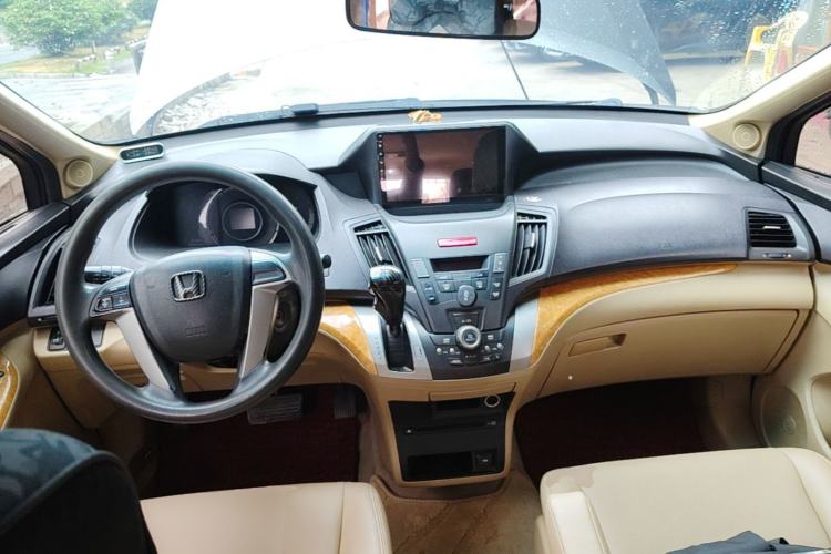 Used Honda Odyssey 2009 2.4L Comfort Edition Center Console