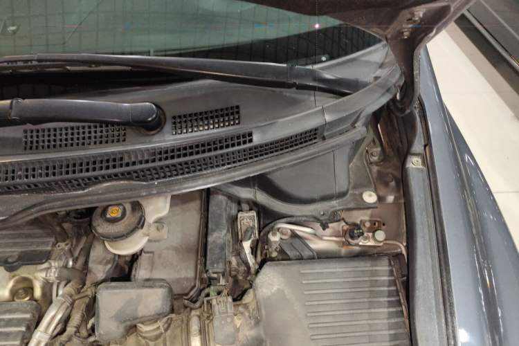 Used Honda Odyssey 2009 2.4L Luxury Edition Engine Bay Left