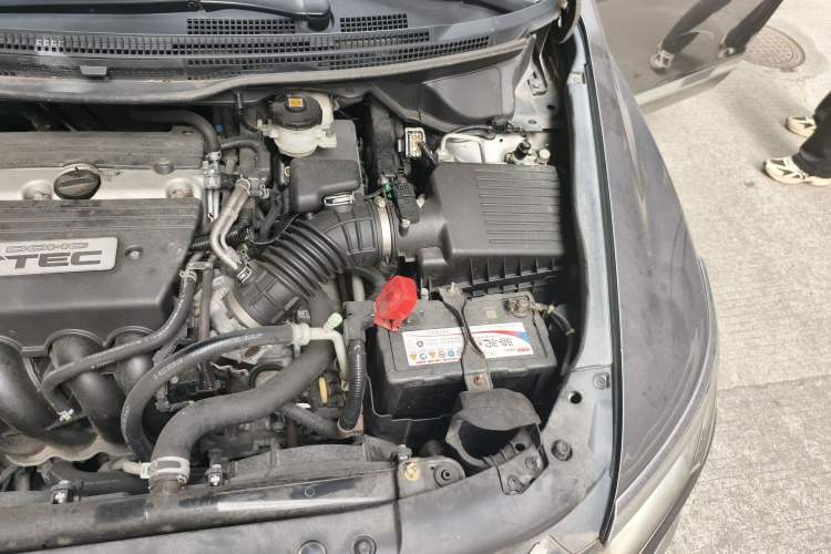 Used Honda Odyssey 2009 2.4L Comfort Edition Engine Bay Left