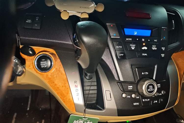 Used Honda Odyssey 2009 2.4L Luxury Edition Gear Lever