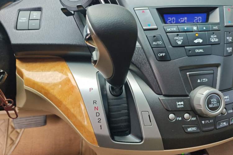Used Honda Odyssey 2009 2.4L Luxury Edition Gear Lever