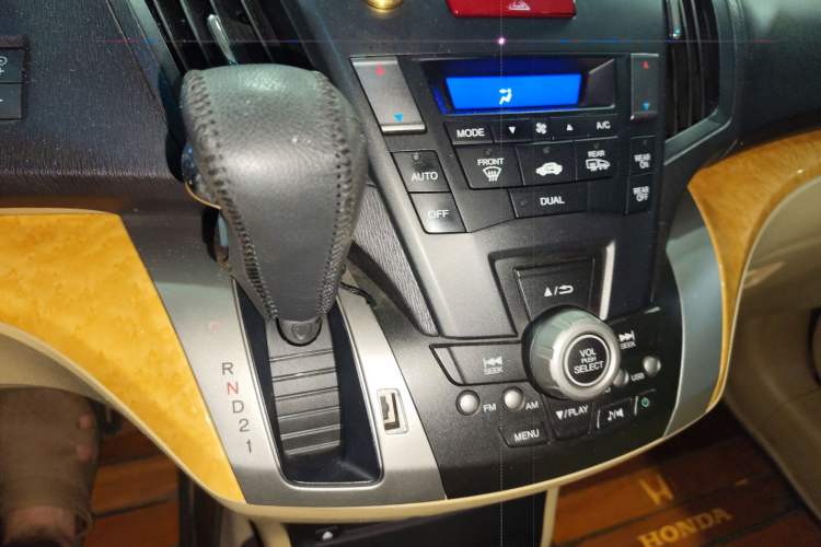Used Honda Odyssey 2009 2.4L Luxury Edition Gear Lever