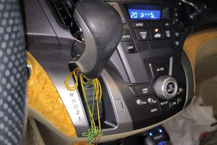 Used Honda Odyssey 2009 2.4L Comfort Edition Gear Lever