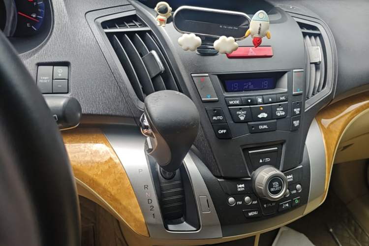Used Honda Odyssey 2009 2.4L Luxury Edition Gear Lever