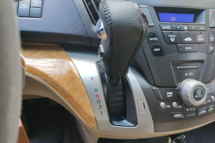 Used Honda Odyssey 2009 2.4L Luxury Edition Gear Lever