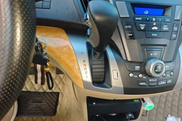 Used Honda Odyssey 2009 2.4L Luxury Edition Gear Lever