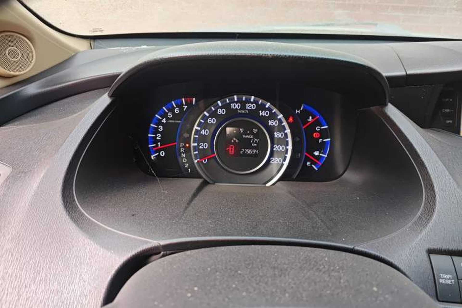 Used Honda Odyssey 2009 2.4L Luxury Edition Odometer Close Up